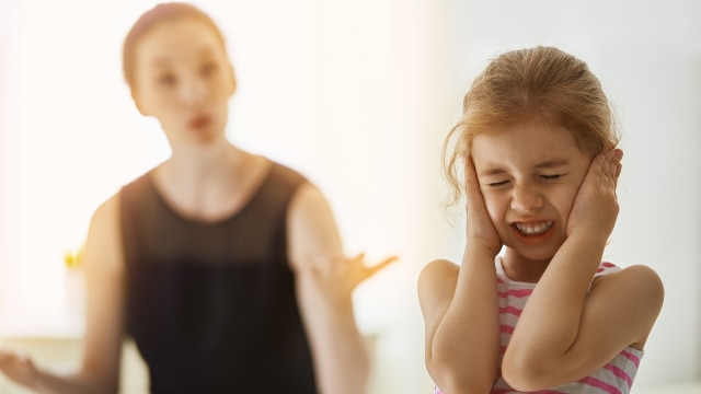 Jangan memarahi anak dengan ucapan kasar. (Foto: Thinkstock)