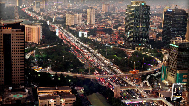 Pembangunan simpang susun Semanggi. (Foto: Antara/Reno Esnir)