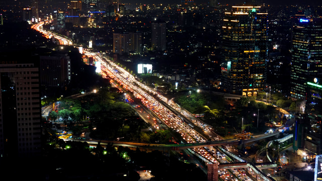 Simpang Susun Semanggi (Foto: Kondisi simpang susun semanggi saat malam tiba)