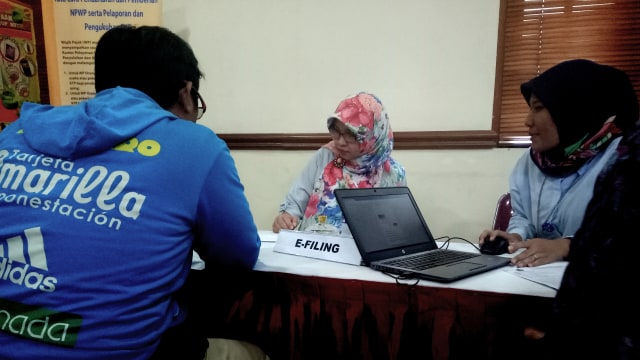 Pelaporan SPT di KPP Menteng (Foto: Nicha Muslimawati/kumparan)