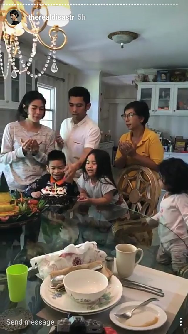 Dian Sastro ulang tahun (Foto: Instagram @therealdisastr)