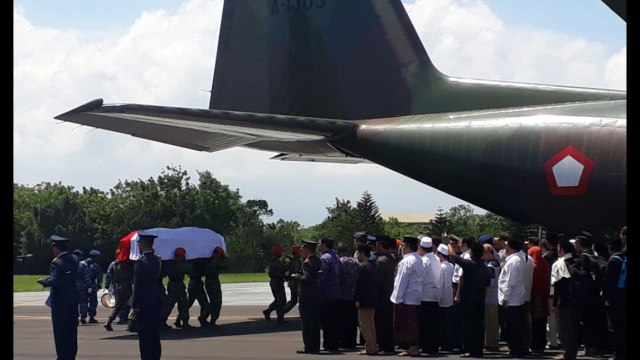 Pemberangkatan jenazah Hasyim Muzadi (Foto: Twitter @ansor_jatim)