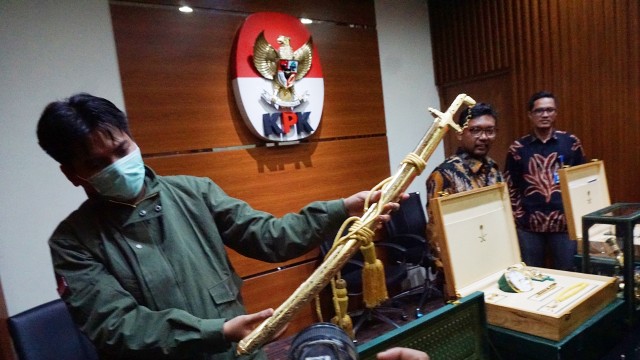 Barang mewah pemberian Raja Arab Saudi. (Foto: Aditia Noviansyah/kumparan)