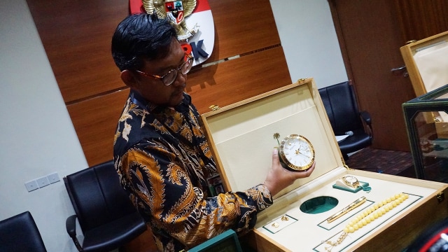 Gratifikasi pemberian Raja Arab Saudi. (Foto: Aditia Noviansyah/kumparan)