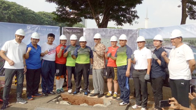 Sumarsono groundbreaking lapangan Banteng. (Foto: Aria Pradana/kumparan)