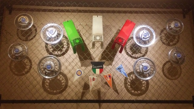 Onderdil vespa dijadikan pajangan di kafe. (Foto: Sari Kusuma Dewi/kumparan)