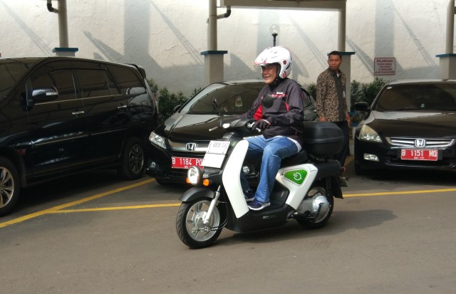 Test jalan motor listrik Honda (Foto: Gesit Prayogi/kumparan.com)