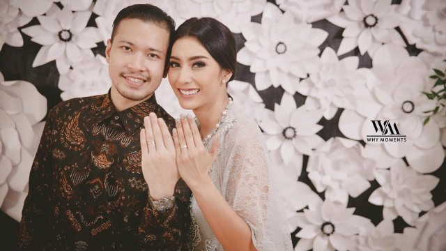 Tyas Mirasih dilamar Raiden Soedjono (Foto: Instagram @tyasmirasih)