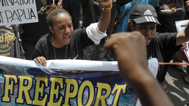 Demo mahasiswa tolak Freeport (Foto: Nyoman Budhiana/ANTARA)