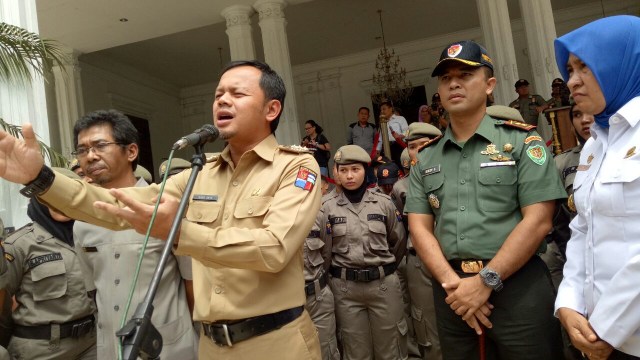 Wali Kota Bogor Bima Arya menerima arahan. (Foto: Ainul Qalbi/kumparan)