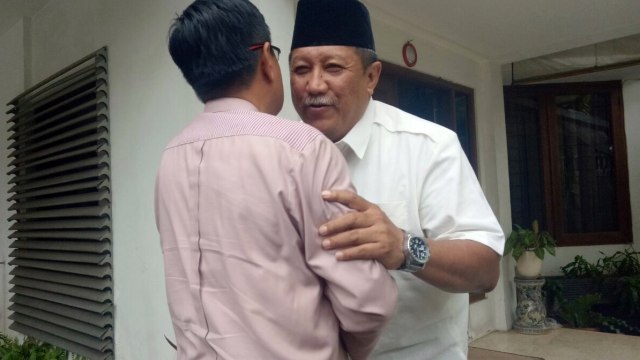 Djarot disambut Adip Syaifuddin. (Foto: Nadia Riso/kumparan)