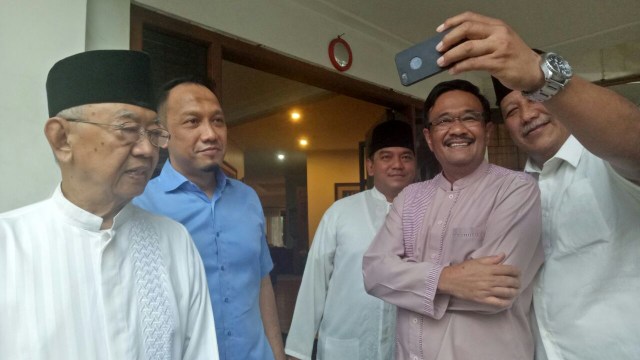 Djarot seusai bertemu dengan Gus Sholah (Foto: Nadia Jovita/kumparan)
