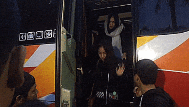 Melody JKT 48 melayat Jiro Inou (Foto: Sari Kusuma/kumparan)