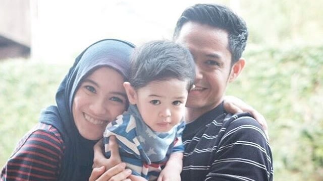 Dude dan keluarga (Foto: Instagram @dude2harlino)