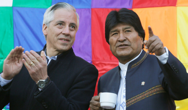 Alvaro Garcia dan Evo Morales. (Foto: REUTERS/David Mercado)