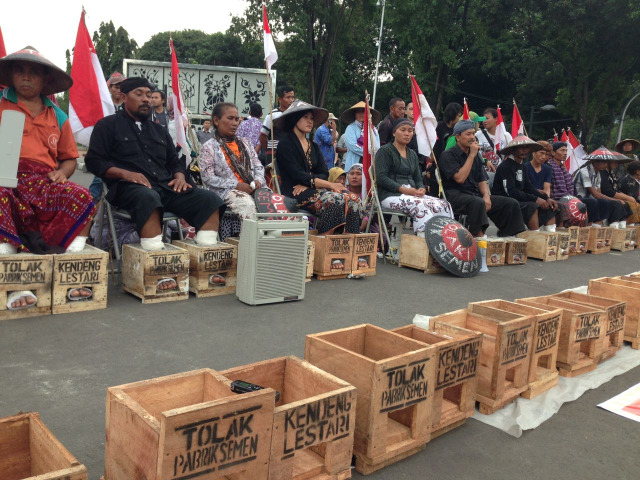 Bung Denny Siregar, Berempatilah! 