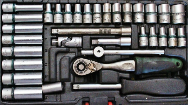 Kunci 11 dan kunci 13 Vespa. (Foto: Pixabay @Counselling)