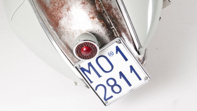 Nomor plat vespa nomor 1003 (Foto: Ruote-Da-Sogno/ Catawiki)