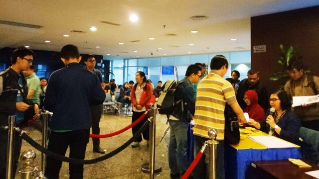 Antrean di Kantor Ditjen Pajak pada hari terakhir tax amnesty jilid I, Gatot Subroto. Foto: Nicha Muslimawati/kumparan