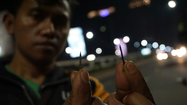Komunitas gerakan bersih ranjau paku. Foto: Aditya Noviansyah/kumparan
