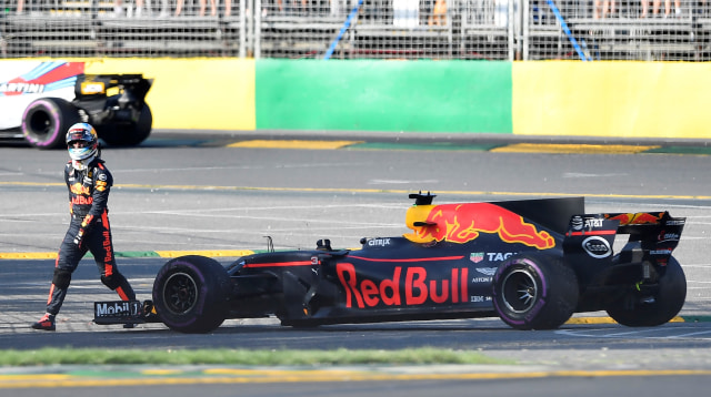 Daniel Ricciardo sial di rumah sendiri. (Foto: AP Photo/Andy Brownbill)