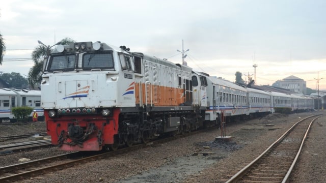 Kereta api jarak jauh. (Foto: Dok. KAI)