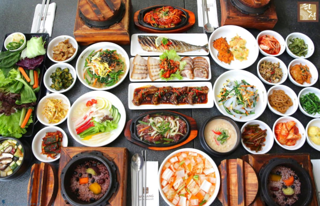Jangan Lakukan 7 Hal Ini Saat Makan di Korea