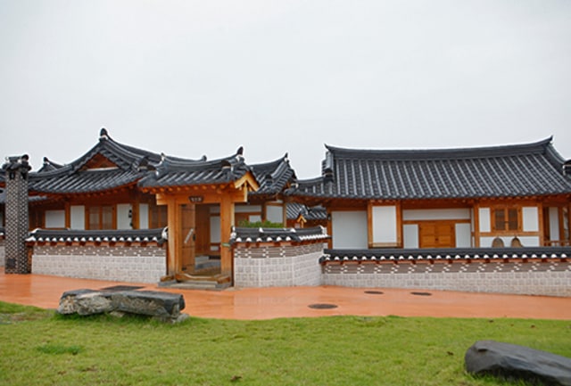 Merasakan Jadi Orang Korea Tempo Dulu di Gongju Hanok Village