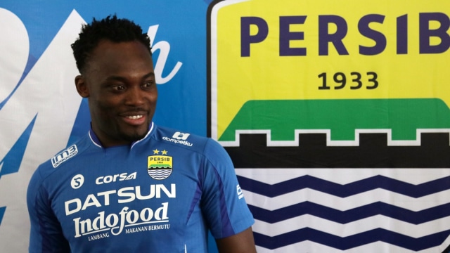 Michael Essien tiba di markas Persib. (Foto: Fanny Kusumawardhani/kumparan)