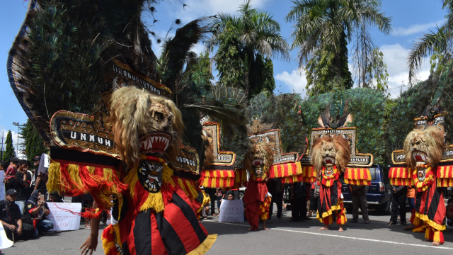 Seniman reog unjuk rasa (Foto: Siswowidodo/ANTARA)