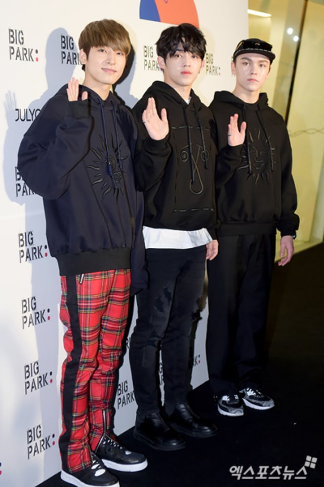 K-Fashion: Mingyu "Seventeen" Debut jadi Model di SFW!  (2)
