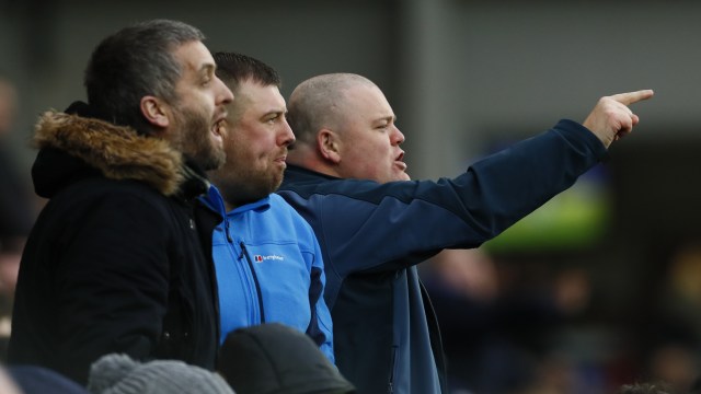 Biar bersahabat, derby tetap derby. (Foto: Jasn Cairnduff/Reuters)
