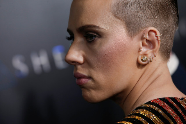 Rambut cepak Scarlett Johansson (Foto: Mike Segar)