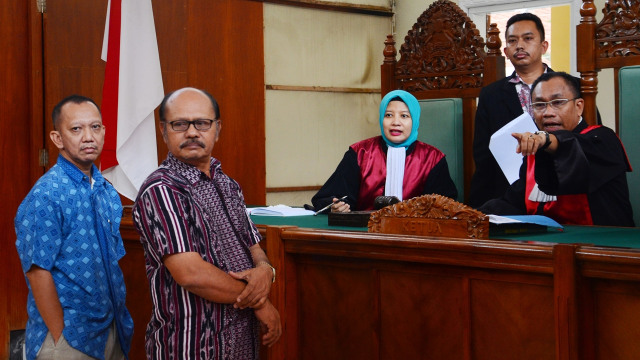 Handoyo Andianto (kiri), penggugat. (Foto: Antara/Adeng Bustomi)