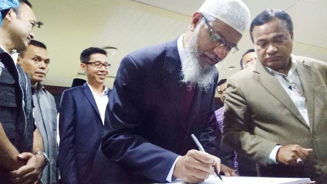 Zakir Naik bertemu Ketua MPR Zulkifli Hasan. (Foto: Aria Pradana/kumparan)