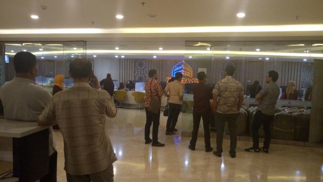 Para calon Jemaah di kantor First Travel. (Foto: Aria Pradana/kumparan)