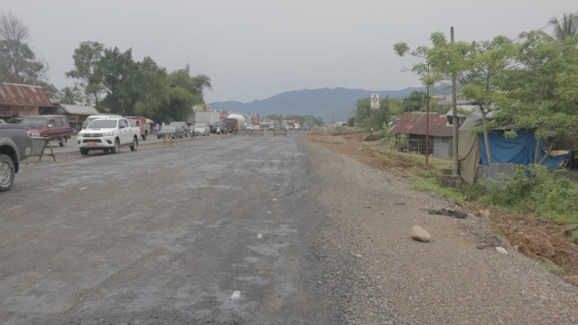Pembangunan jalan dari bandara ke pelabuhan. (Foto: Dok. Ditjen Bina Marga Kementerian PUPR)
