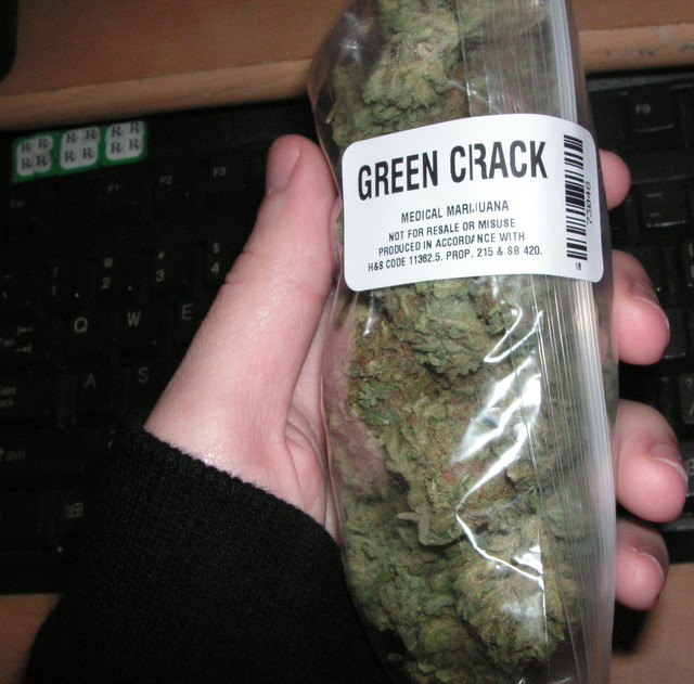 Penggunaan ganja sebagai obat. (Foto: Dok. Wikipedia)
