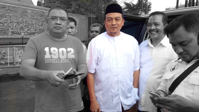 Bachtiar Nasir tiba di Mako Brimob Kelapa Dua. (Foto: Ainul Qalbi/kumparan)