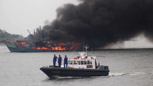 Penenggelaman kapal di Medan Sumatera Utara. (Foto: Antara/Septianda Perdana)
