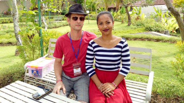 Vaughan Hatch (Von) dan Putu Evie Suyadnyani. (Foto: Denia Oktaviani/kumparan)