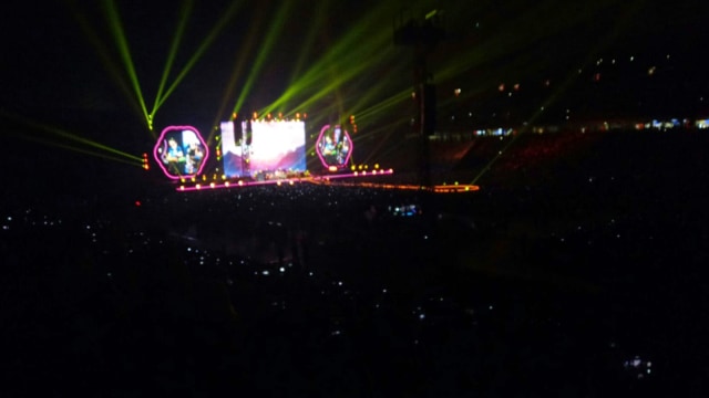 Konser Coldplay di Singapore National Stadium. (Foto: Annisa Maulida/kumparan)