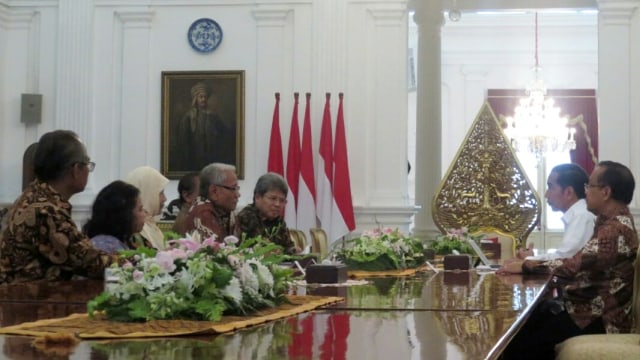 Tim Pansel MK bertemu Jokowi. (Foto: Yudhistira Amran Saleh/kumparan)