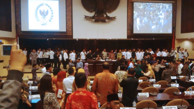 Rapat Paripurna DPD rusuh (Foto: Fahrian Saleh/kumparan)