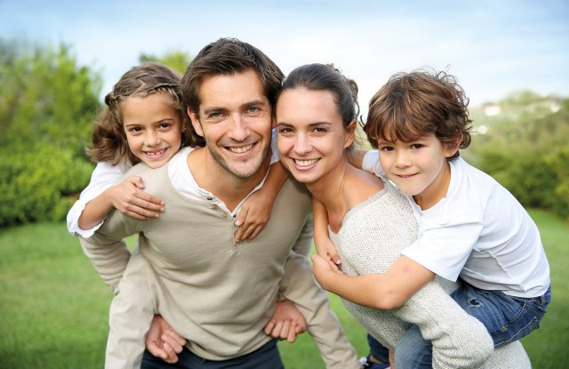 Ilustrasi keluarga inti. (Foto: Wikimedia Commons)