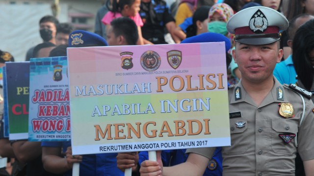Kampanye rekrutmen Polri di Palembang (Foto: Feny Selly/ANTARA)