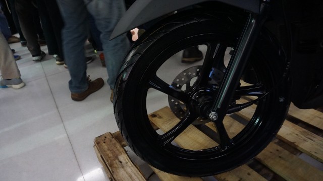 Ban sepeda motor Corsa (Foto: Gesit Prayogi/kumparan)