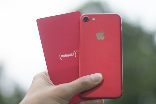 iPhone 7 Product Red. (Foto: Cornelius Bintang/kumparan)