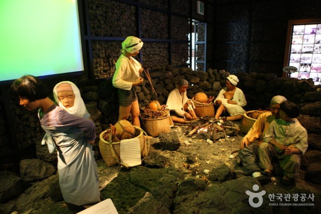 Mengulik Tentang Penyelam Wanita Jeju di Haenyeo Museum (1)