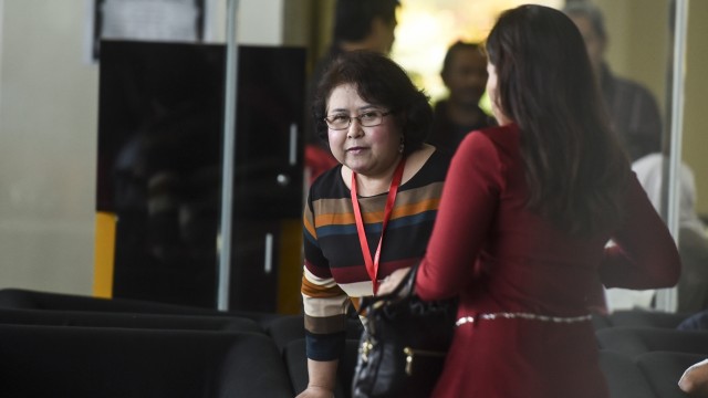 Elza Syarief sebelum menjalani pemeriksaan. (Foto: Antara/Hafidz Mubarak A.)